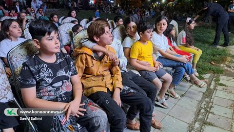 روز اول اجرای تماشاخانه تریلی سیار با نمایش «مشکهای خالی» در استان زنجان