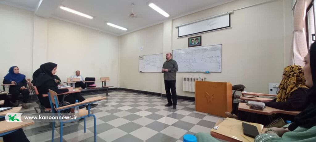 فعالیتهای مربیان باید در جهت رشد و تعالی شخصیت بچهها باشد