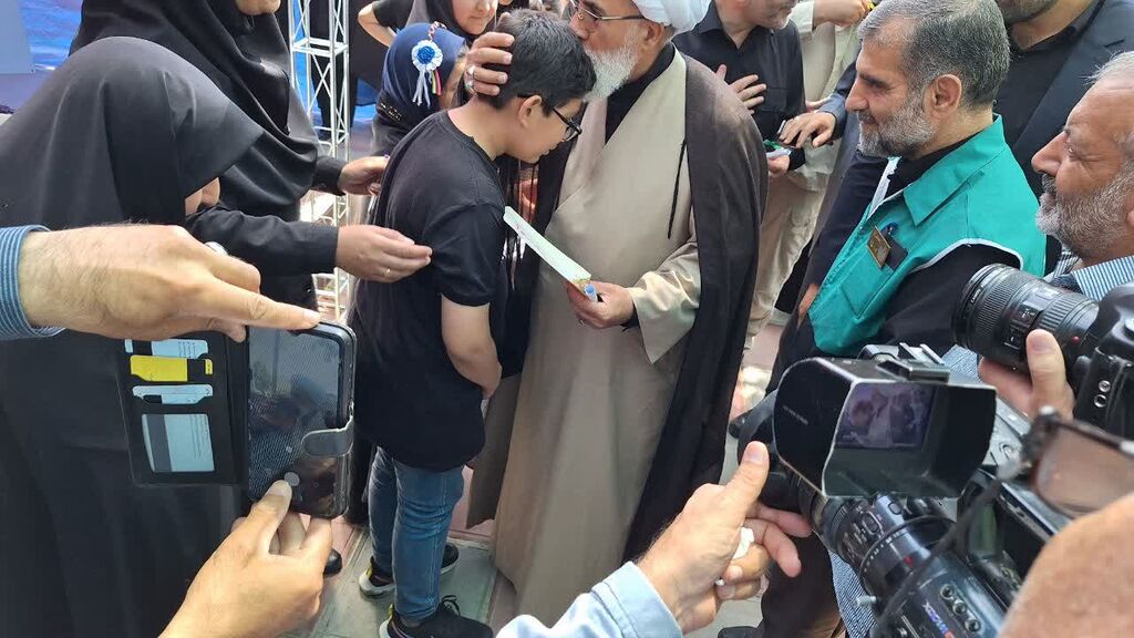 بازدید امام جمعه و استاندار کرمانشاه از موکب کنگاور