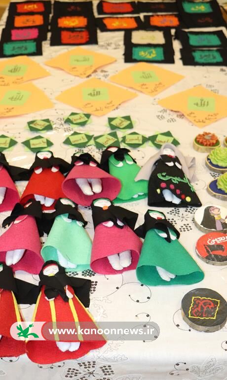 توزیع هدایای دستساختههای اعضای کانون در بین جاماندههای اربعین