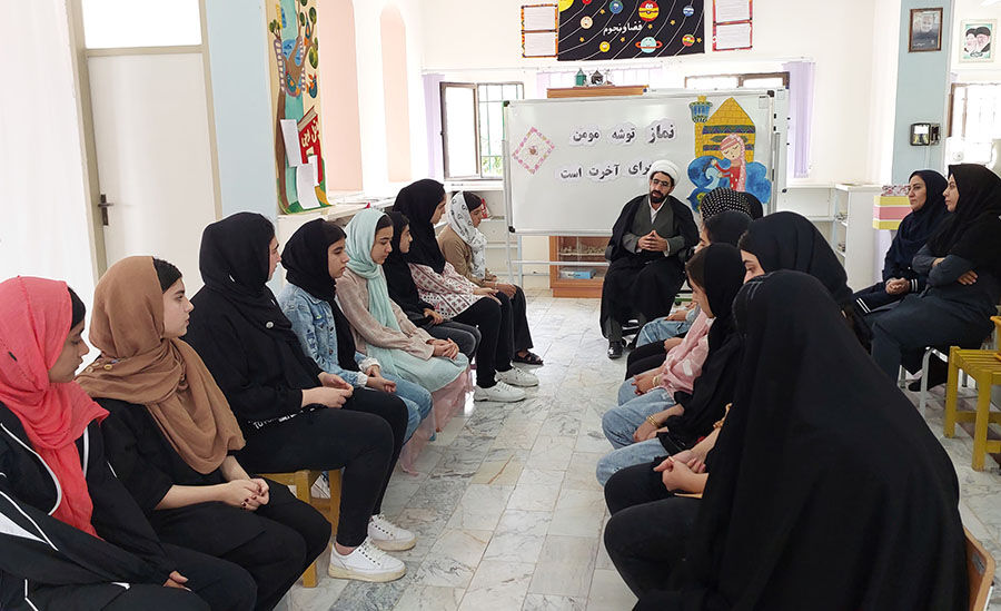 برنامههای گرامیداشت دهه ترویج نماز در مراکز کانون استان اردبیل اجرا شد