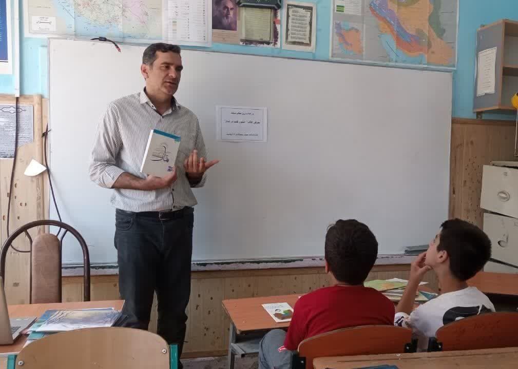 ترویج فرهنگ نماز در مراکز کانون استان آذربایجان غربی