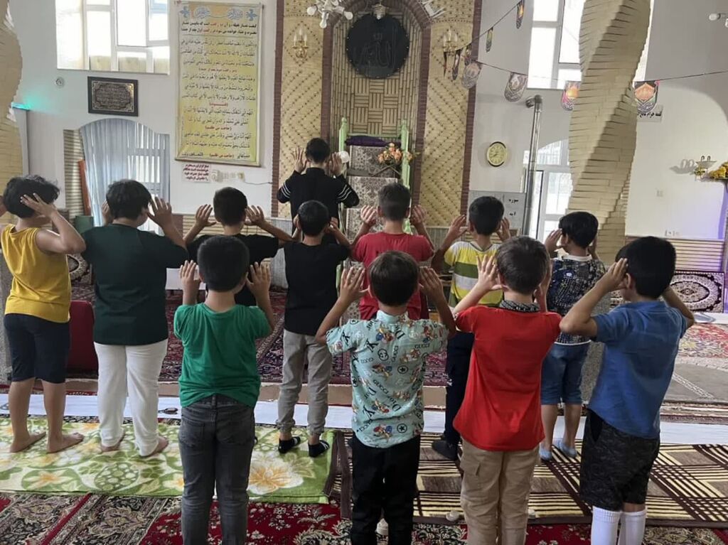 ترویج فرهنگ نماز در مراکز کانون استان آذربایجان غربی