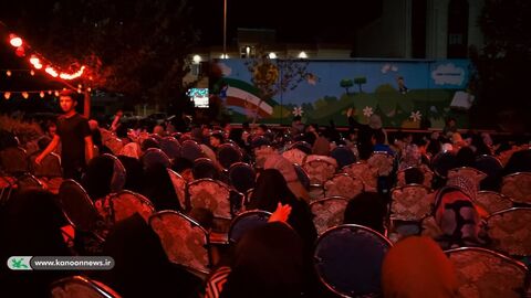 منتخب عکسهای اجرای تماشاخانه سیار در سه روز با نمایش «مشکهای خالی» در استان زنجان