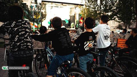 منتخب تصاویر اجرای تماشاخانه سیار با نمایش «مشکهای خالی» در استان زنجان