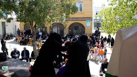 منتخب تصاویر اجرای تماشاخانه سیار با نمایش «مشکهای خالی» در استان زنجان
