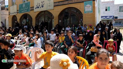 منتخب تصاویر اجرای تماشاخانه سیار با نمایش «مشکهای خالی» در استان زنجان