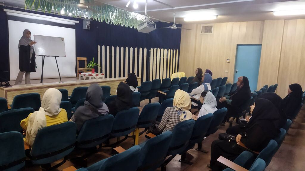 تیتر: رشد فعالیتهای علمی در مراکز کانون فارس