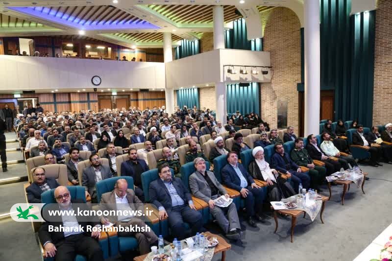 کانون استان یزد برای دومین سال متوالی دستگاه برتر در گروه فرهنگی، علمی و آموزشی شد