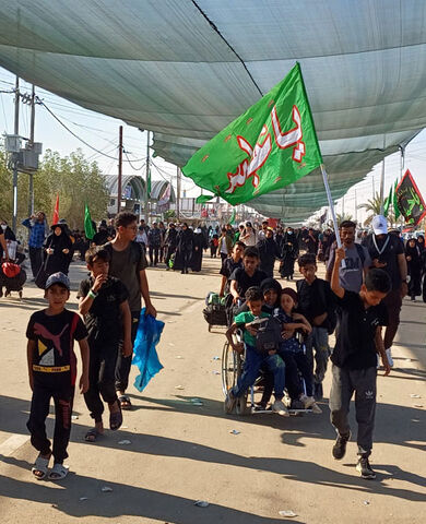 ره توشه اربعین/ثبت شوق زیارت و نذر خرما از دریچه دوربین