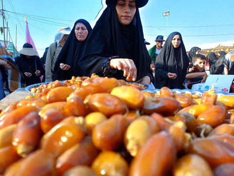 نذر خرما/ عکاس: کیوان باقلاچی