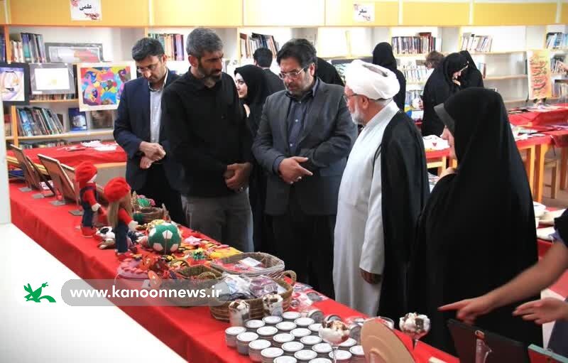 نمایشگاه و بازارچه دستسازههای والدین، اعضاء و مربیان برگزار شد