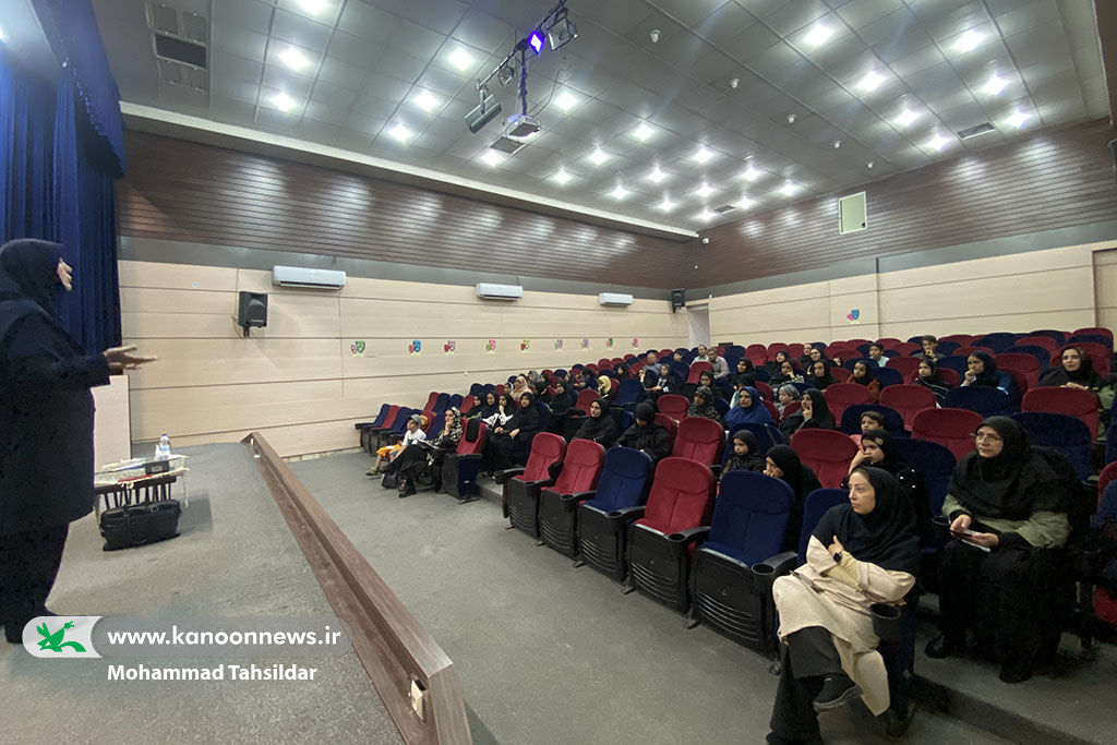 کلید نشستهای انجمن قصهگویی زده شد