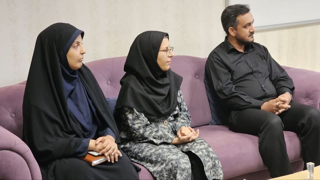 دیدار معاون اداری و مالی کانون آذربایجانغربی و معاون فرهنگی سازمان منطقه آزاد ماکو