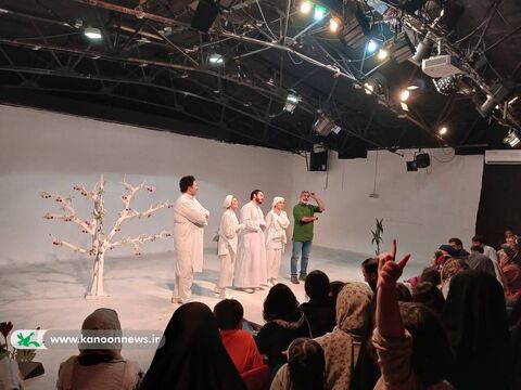 اجرای نمایش عروسکی «درخت گیلاس» با حضور مدیرعامل کانون