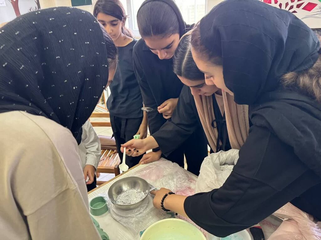 مرکز فرهنگی هنری آرادان در استان سمنان با کارگاههای کارآفرین«تابستونو ساخت»