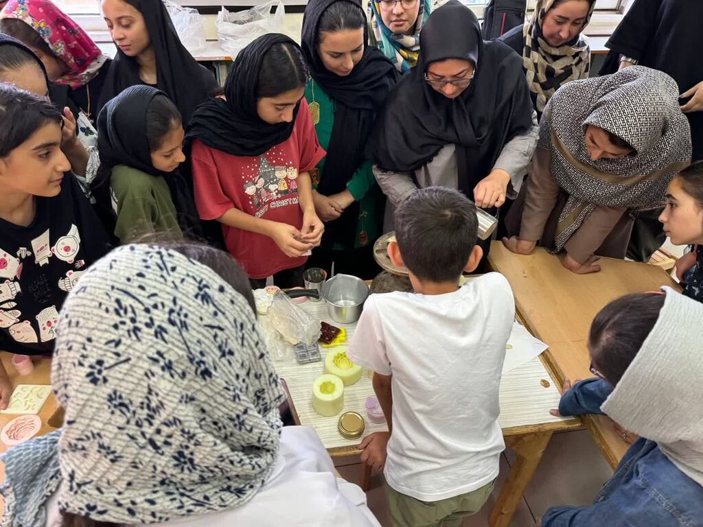 مرکز فرهنگی هنری آرادان در استان سمنان با کارگاههای کارآفرین«تابستونو ساخت»