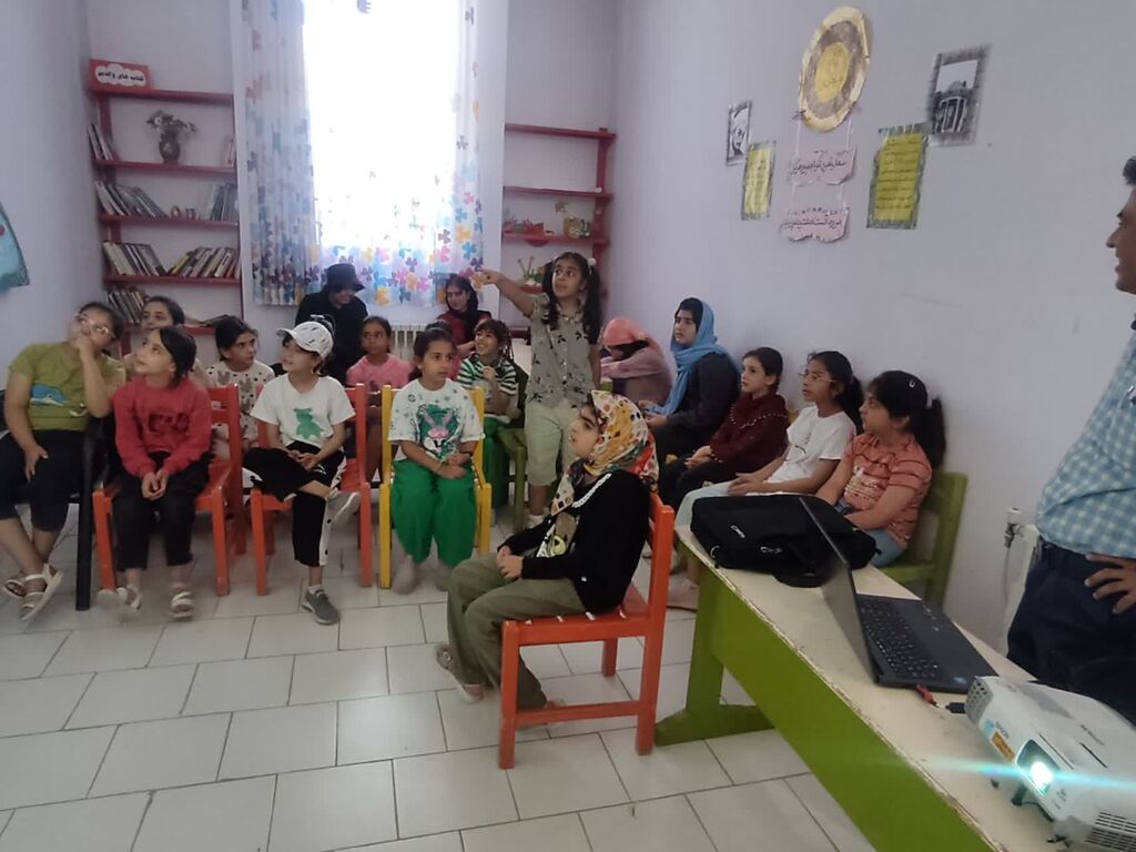 مشارکت والدین در برگزاری کارگاه فعالیت علمی زیست شناسی