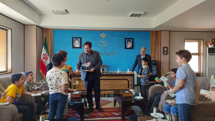 گرامیداشت هفته دولت یزد گرامیداشت هفته دولت توسط نوجوانان ابرکوهی برگزار شد