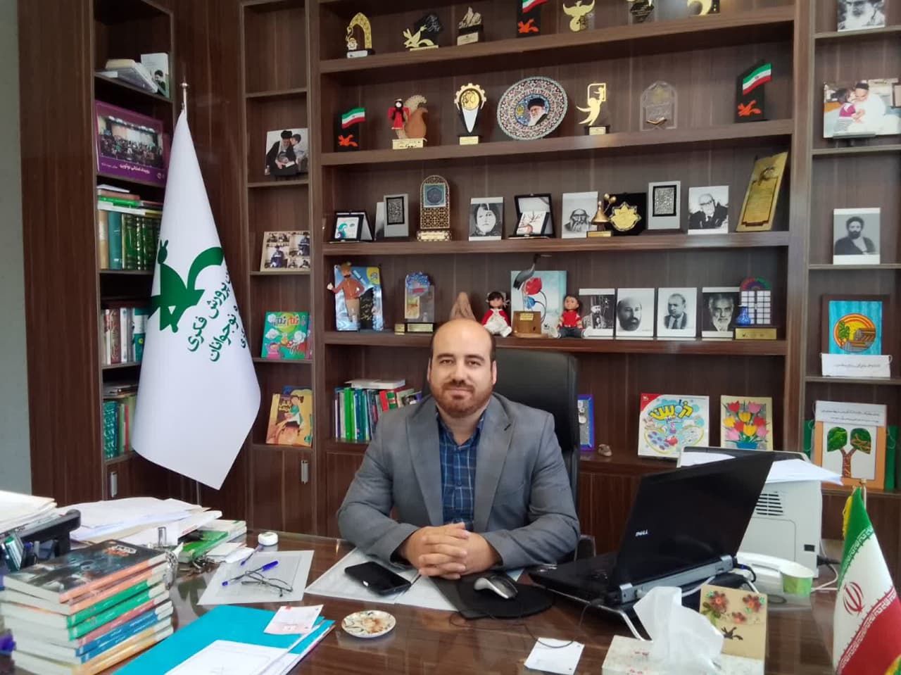 انتخاب یک اثر به عنوان اثر منتخب مردم در فضای مجازی و رسانه