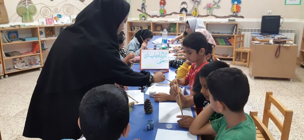 آشنایی اعضای مرکز گالیکش با« تکنیک چاپهای دستی»