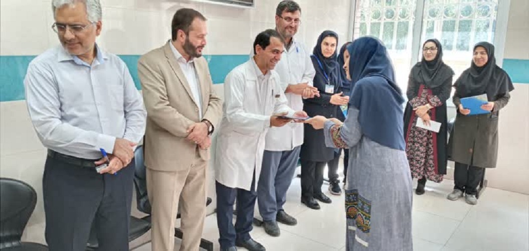 تقدیر از مربیان کانون ، پزشکان و پرستاران بخش روانپزشکی کودک و نوجوان بیمارستان امین