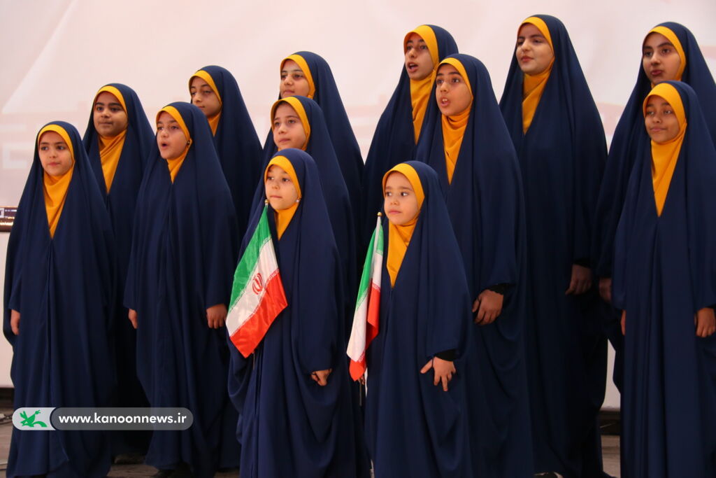 گروههای سرود احساس غرور و شعف را در میهمانان برانگیختند