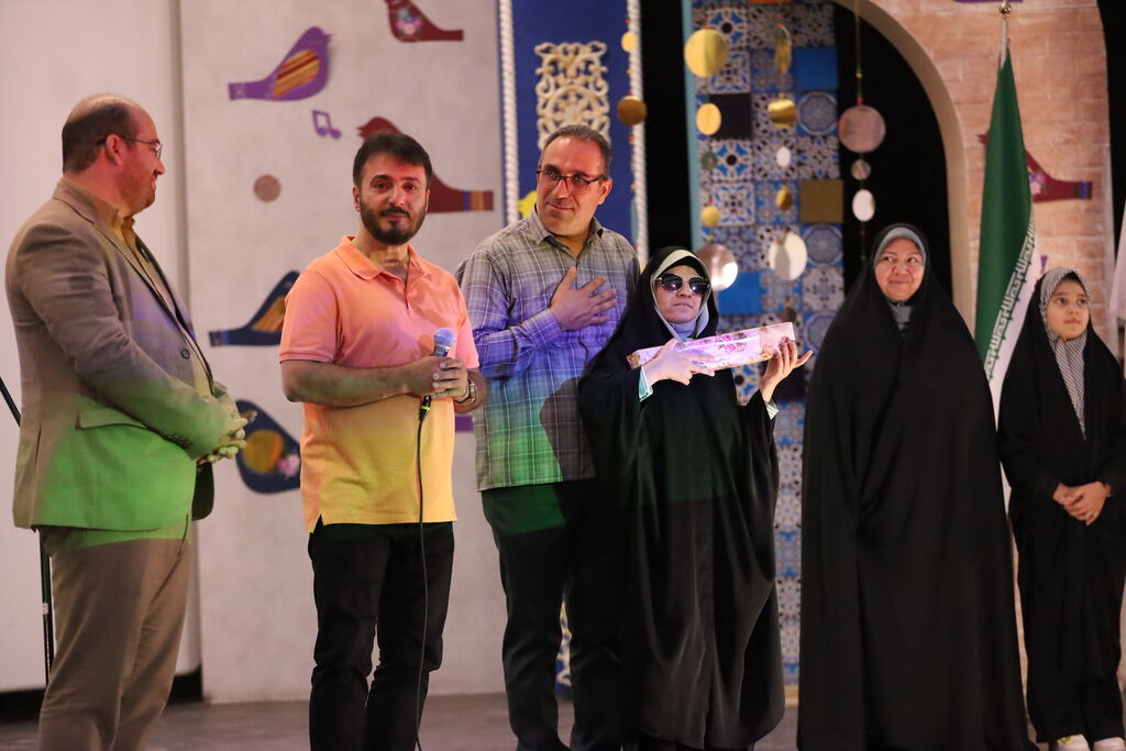 تقدیر از حافظ قرآن_مرکزی تقدیر داور جشنواره از قاری و حافظ قرآن