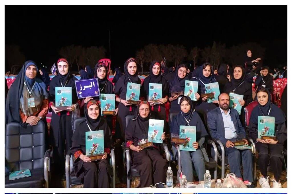 درخشش عضو قصهگوی کانون البرز در جشنواره دانش آموزی کشوری «امید فردا»