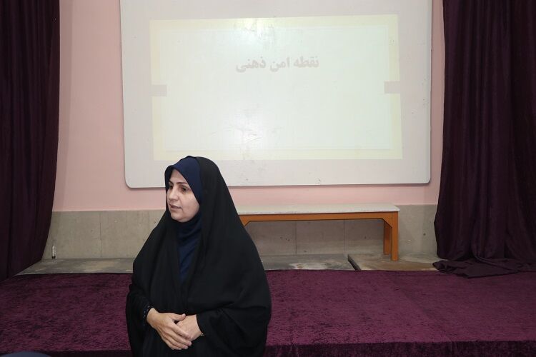 ذهن ایمن "عنوان کارگاه آموزشی دومین گردهمایی مسوولان مراکز کانون استان اصفهان "ذهن ایمن "عنوان کارگاه آموزشی دومین گردهمایی مسوولان مراکز کانون استان اصفهان