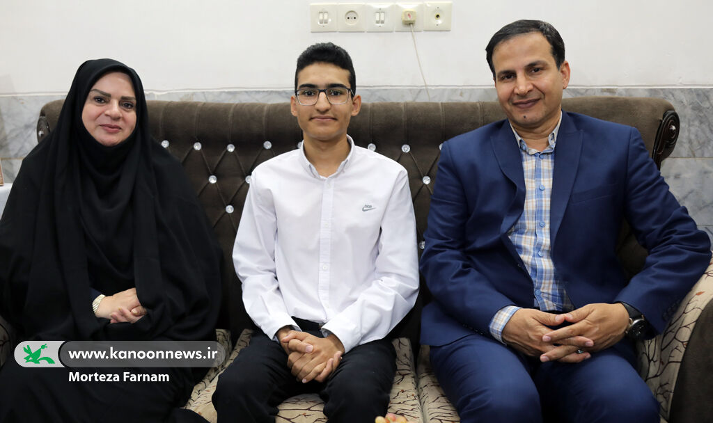 زبانآموز یزدی کانون زبان ایران خوش درخشید