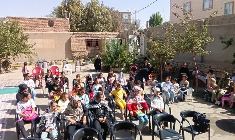 یک روز شاد برای بچههای جورقان با پیک امید کانون همدان