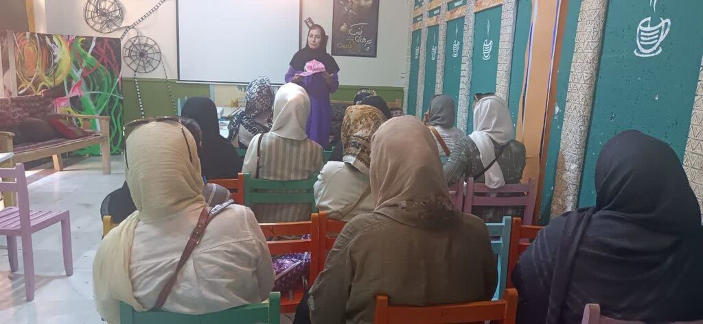 برگزاری کارگاههای قصهگویی در مرکز شماره ۲ کرمانشاه