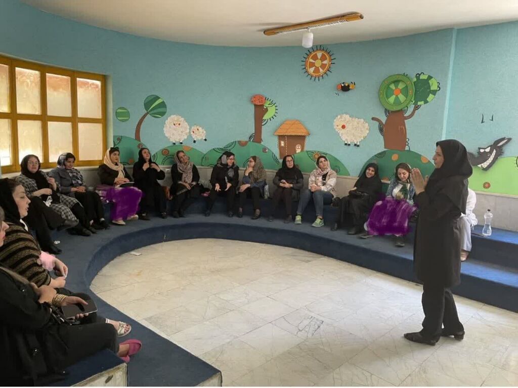برگزاری کارگاههای قصهگویی در مرکز شماره ۲ کرمانشاه