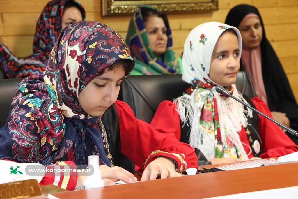 ویژه برنامه «شعر لالهها» به مناسبت روز شعر و ادب فارسی