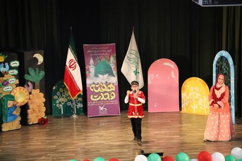 جشن هفته ی وحدت با اجرای زنده ی برنامه کودک سیمای مرکز آذربایجان غربی در کانون استان آذربایجان غربی