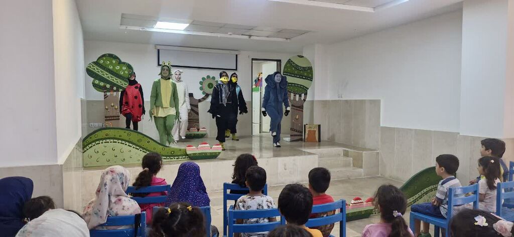 برگزاری جشن پایان فعالیتهای تابستانی و جشن شکوفهها در کرج