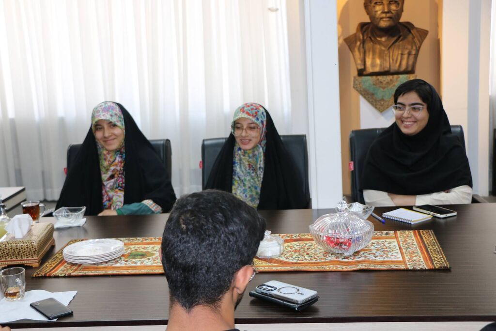 برگزاری ویژهبرنامه روز شعر و ادب فارسی با حضور اعضای باشگاه قاف