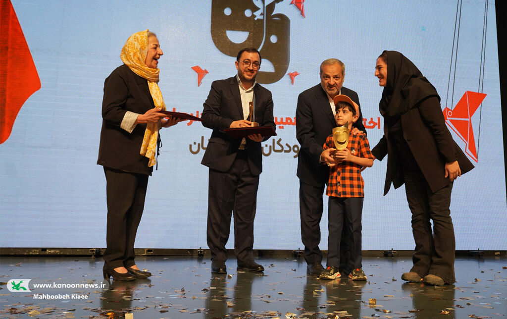 بایدها و نبایدها در تعلیم و تربیت موثر نیست، به هنر روی بیاوریم