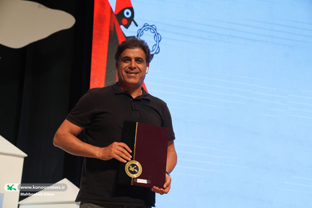 «محاکمه گرگ بدجنس مهربان» چهار جایزه از نوزدهمین جشنواره ملی هنرهای نمایشی گرفت