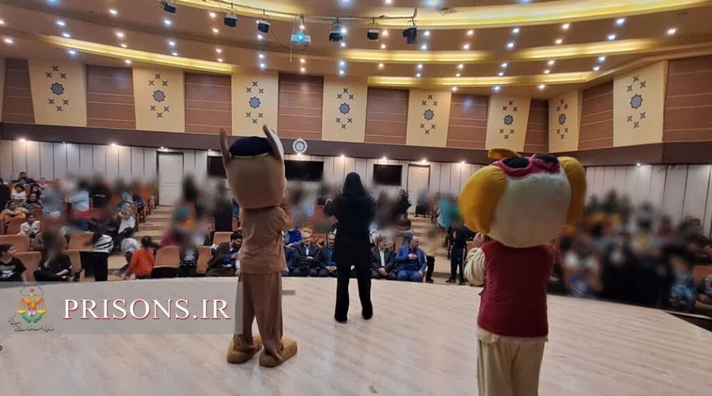 اهدای بستههای نوشت افزار ایرانی به فرزندان مددجویان زندانهای گلستان