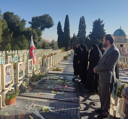 تجدید میثاق همکاران کانون استان اصفهان با آرمانهای شهیدان در هفته دفاع مقدس