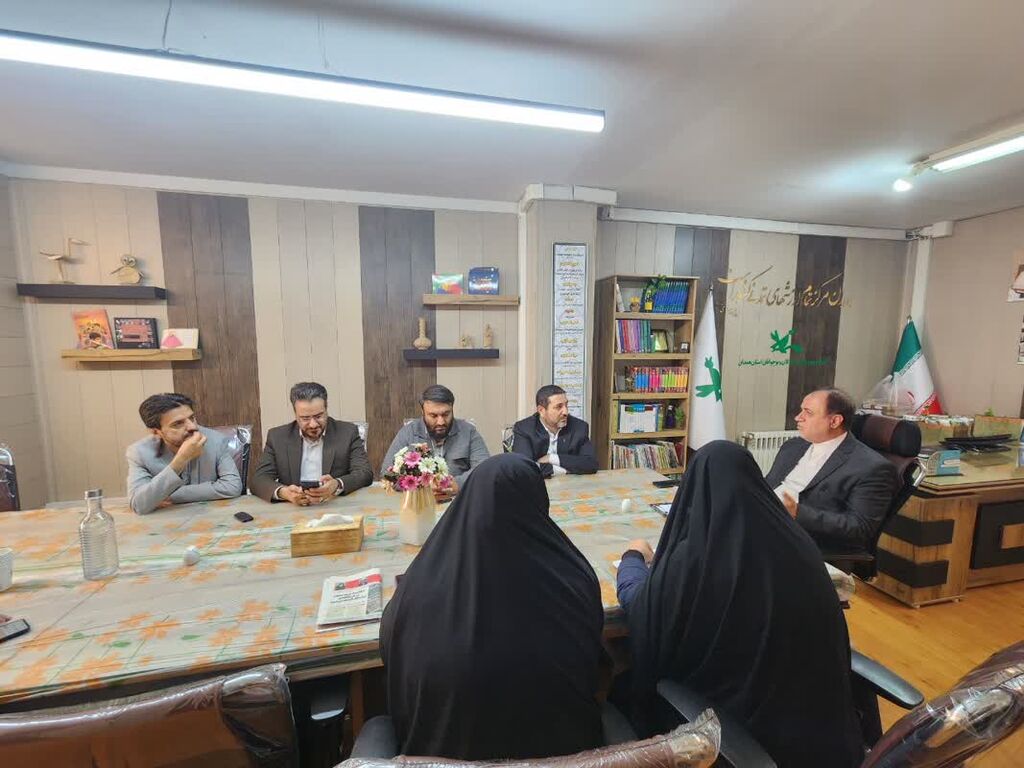 نشست هماندیشی مدیران منطقه 2 در همدان برگزار شد