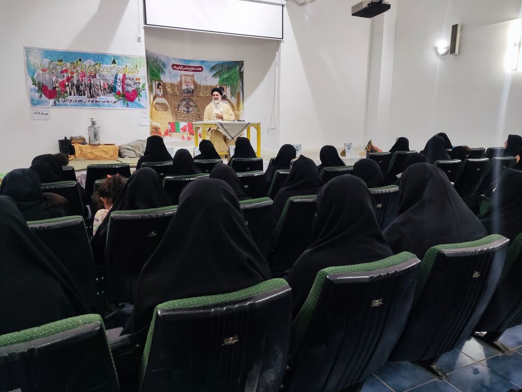 گرامیداشت هفته دفاع مقدس در مراکز فرهنگی و هنری کانون استان قزوین