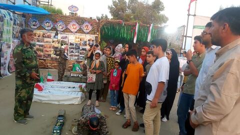 بازدید اعضای مراکز پنجگانه بندرعباس از نمایشگاه دفاع مقدس