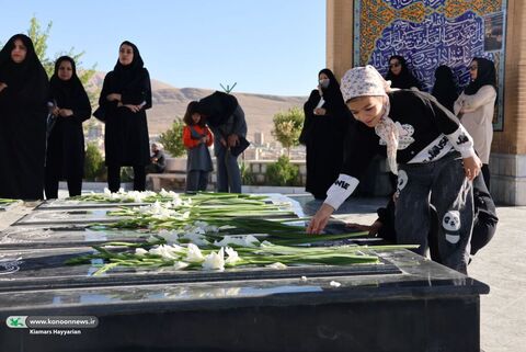 مراسم غبار روبی و عطر افشانی قبور شهدای گمنام چهارمحال و بختیاری