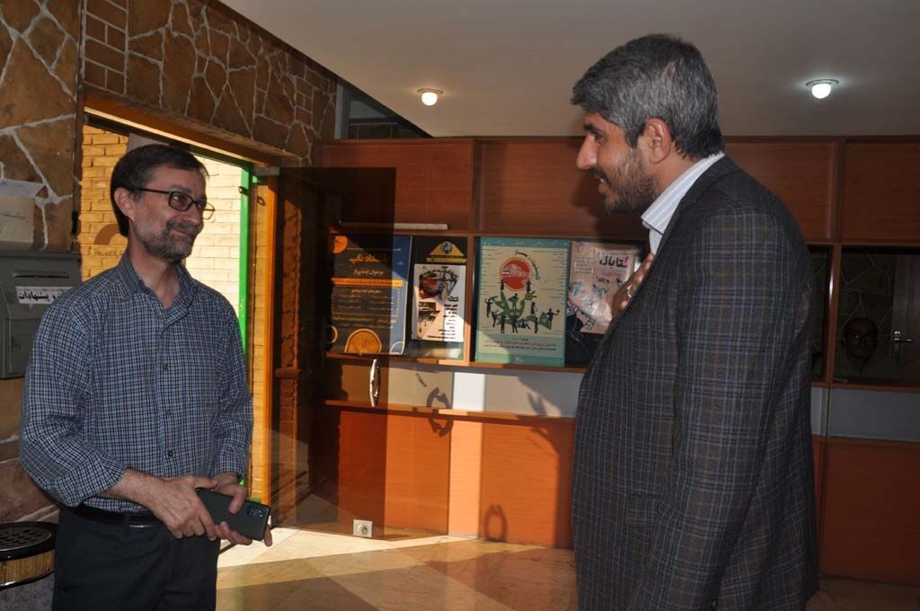 پاتوق نوجوانان کانون البرز با حضور مدیرکل آفرینشهای فرهنگی و اعضاء شورای تدویننظامنامه نوجوان افتتاح شد.