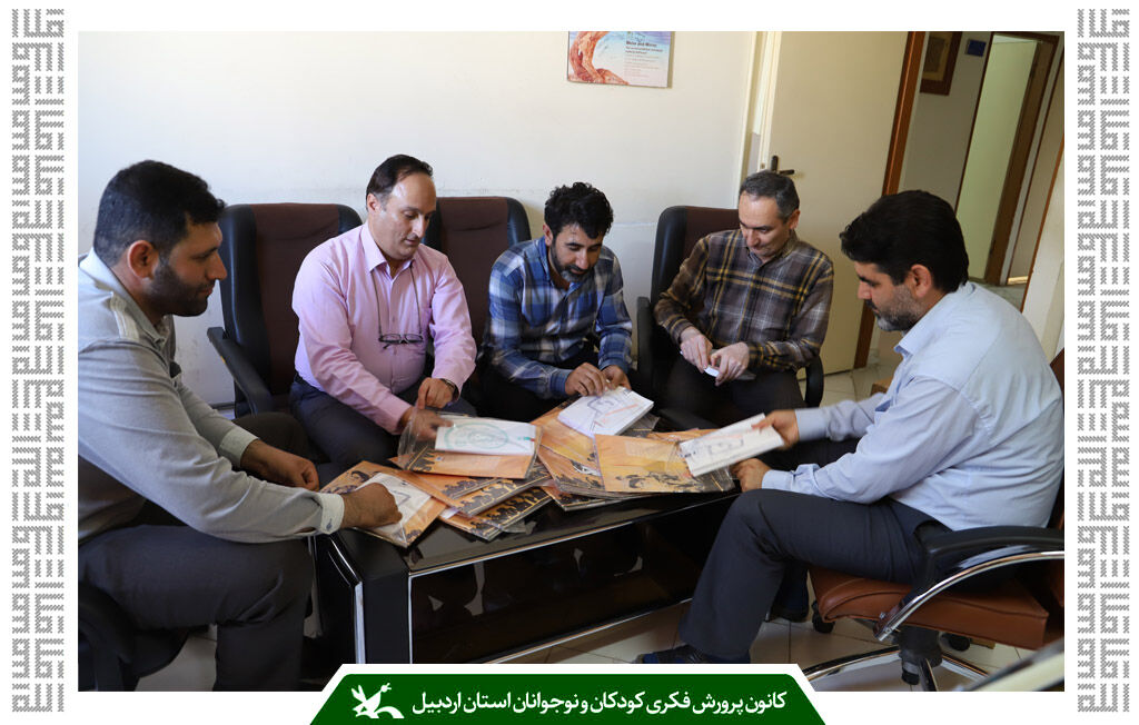 اهدای 64 بسته فرهنگی به اجرای «چهارشنبههای امام رضایی» اردبیل کانون استان اردبیل ۶۴ بسته فرهنگی به اجرای «چهارشنبههای امام رضایی» در مدارس اردبیل اهدا کرد