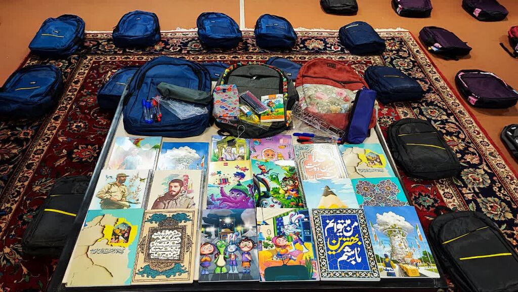 اهدای بستههای لوازمالتحیر توسط حلقه میانی کانون کرمانشاه