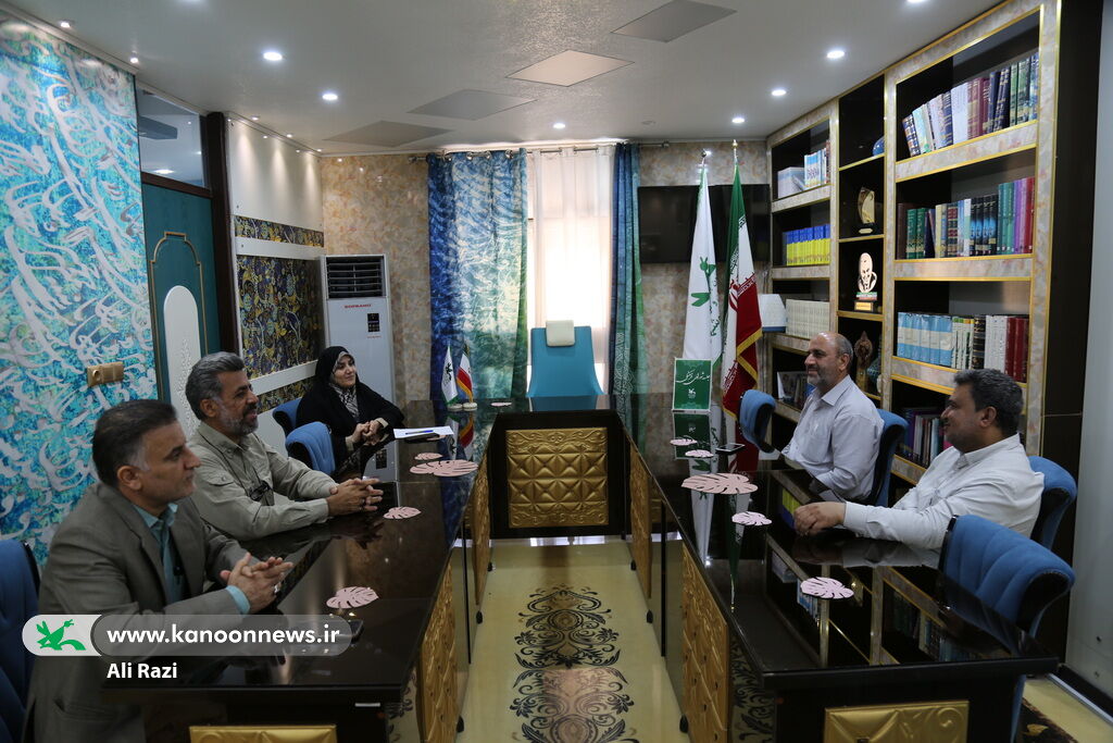 تقدیر از ایثارگر کانونی